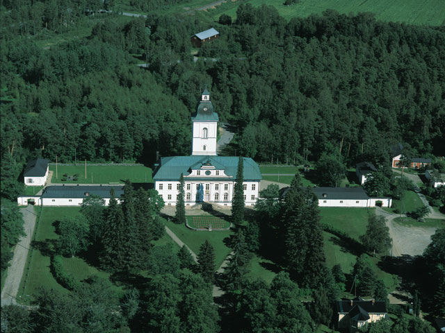 Mustasaaren kirkko, entinen Vaasan hovioikeus. Hannu Vallas 1998
