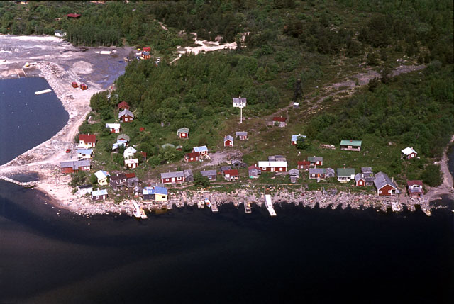 Ohtakarin kalastajakylä. Hannu Puurunen 1973