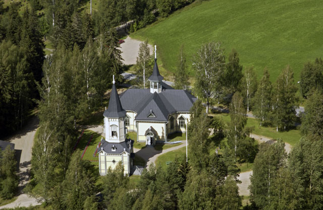 Uuraisten kirkko. Hannu Vallas 2002