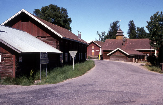 Irjanteen kylää. Marja-Terttu Knapas 1974