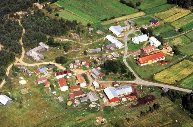 Rajaniemen kylä. Seppo Itkonen 1986
