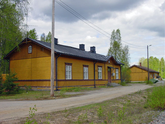 Lylyn rautatieasema. Minna Pesu 2006