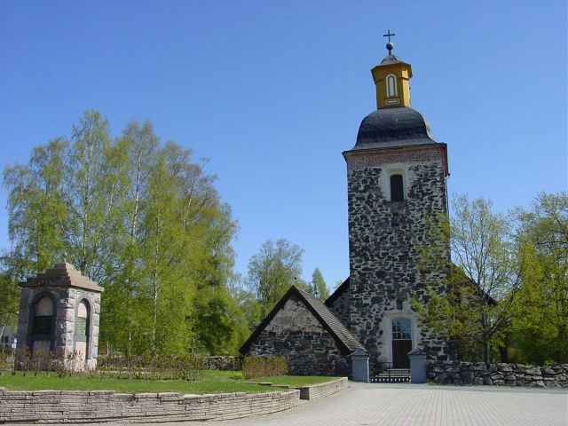 Tammelan kirkon edustalla on Hakkapeliitoille pystytetty muistomerkki. Minna Pesu 2006