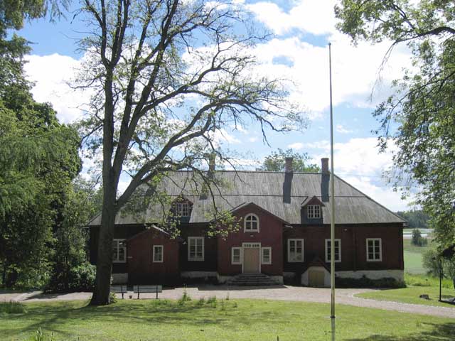 Kuusiston kartanon päärakennus. Sampsa Karvinen 2004