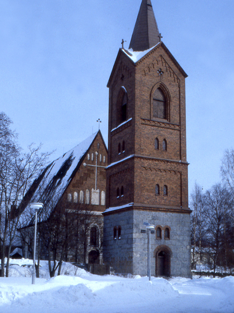 Hauhon kellotapuli ja kirkko. Marja-Terttu Knapas 1984