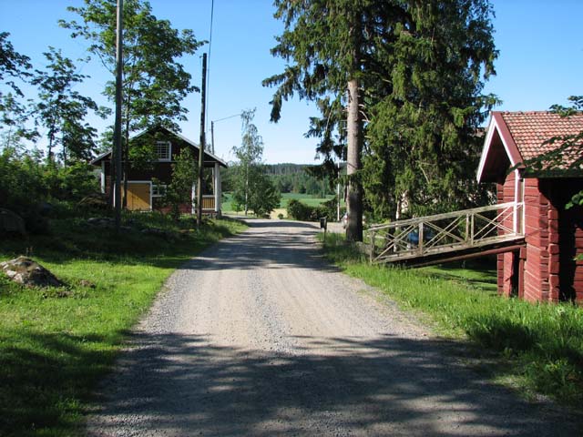 Sarkolan kylänraitilla, Mattilan rakennuksia. Jari Heiskanen 2007