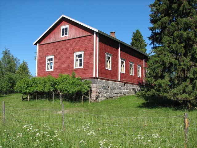 Kaltsilan kylän asuinrakennuksia. Jari Heiskanen 2007