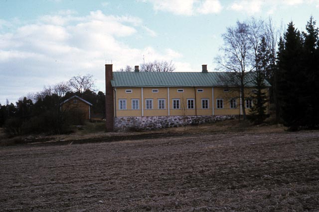 Taivassalon 1800-luvulla rakennettu uusi pappila. Hannu Puurunen 1978