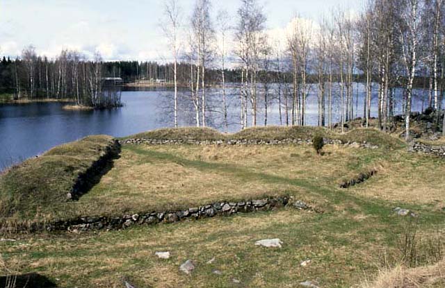 Kärnäkosken linnakkeen varustuksia. Ulla-Riitta Kauppi 1992