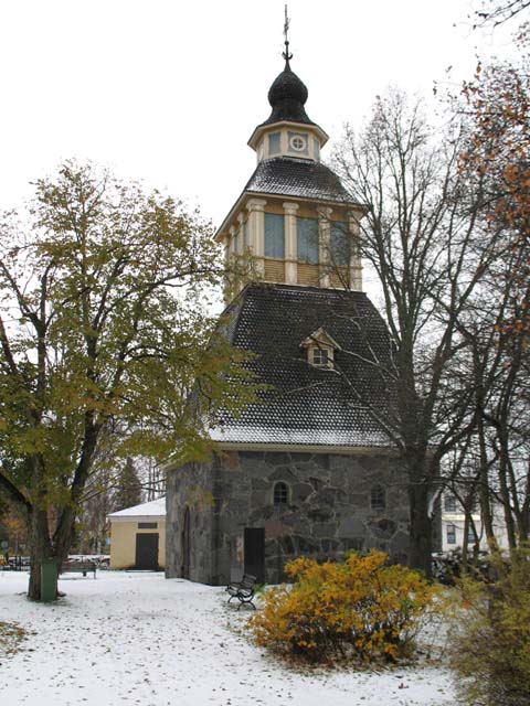 Lammin kirkon kellotapuli. Kaija Kiiveri-Hakkarainen 2006