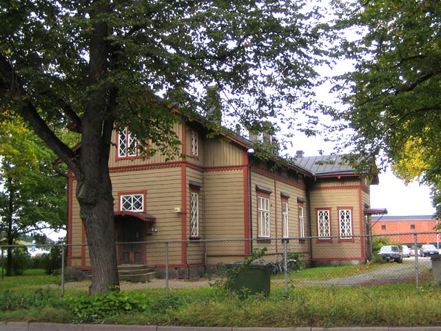Rautatieläisten asuinkasarmi Turun rautatieaseman viereisellä asuinalueella. Johanna Forsius 2007