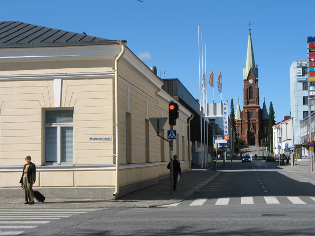 Lääninhallituksen talo, Hallituskatua ja tuomiokirkko Mikkelissä. Soile Tirilä 2006
