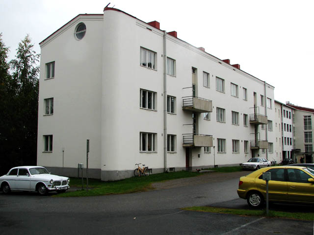 Asuinrakennus entisen valtion kivääritehtaan läheisyydessä Jyväskylän Tourulassa. Jari Heiskanen 2007