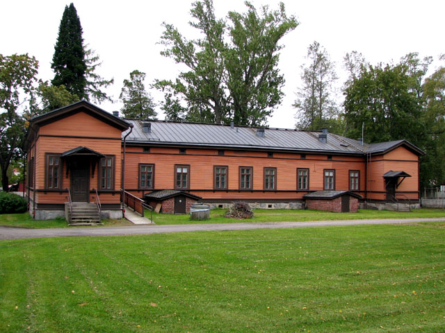 Kuopion tarkka-ampujapataljoonalle rakennettuja puukasarmeja 1880-luvulta. Jari Heiskanen 2007