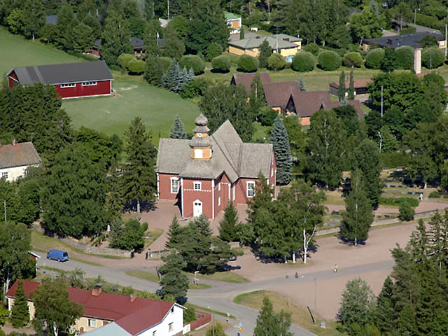 Säkylän kirkko ja kirkkoaukea. Hannu Vallas 2005