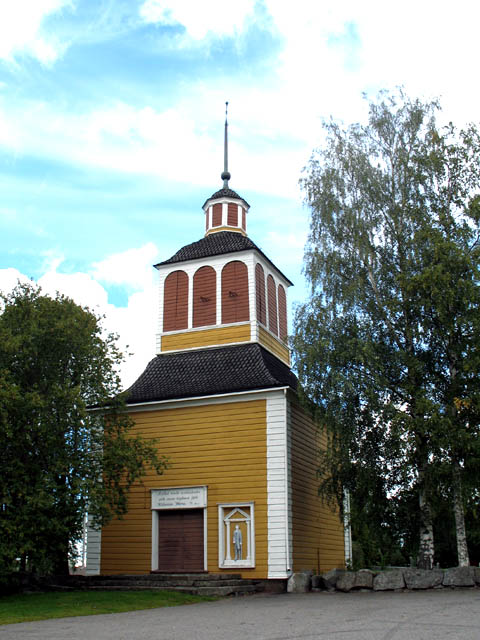 Vähäkyrön kirkon tapuli. Tuija Mikkonen 2007