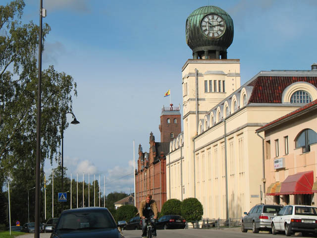Strengbergin entinen tupakkatehdas rajaa Pohjoisnummen kaupunginisan etelälaitaa. Tuija Mikkonen 2007