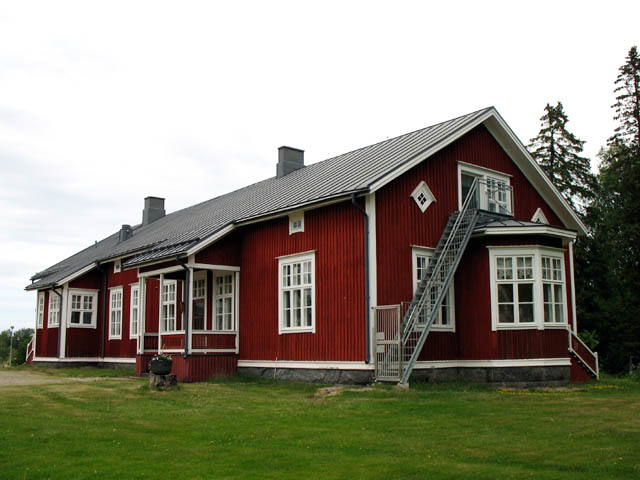 Östensön koulurakennus vuodelta 1912. Tuija Mikkonen 2006