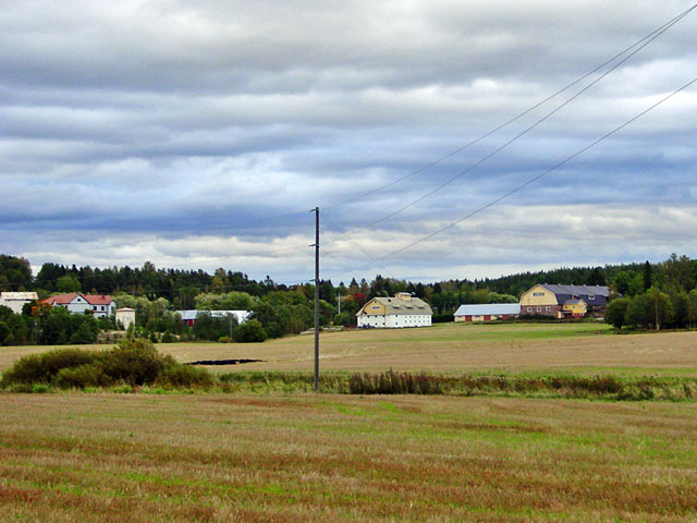 Paarskylän kartanoa reunustavat viljelykset. Minna Pesu 2007