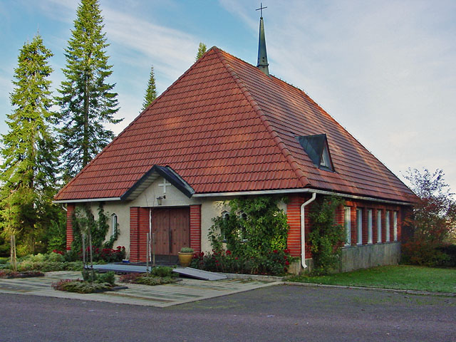 Someron kirkon läheinen siunauskappeli. Minna Pesu 2007