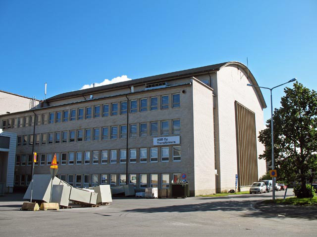 Korkeajännitelaboratorio Strömbergin teollisuusalueella Vaasassa. Tuija Mikkonen 2007