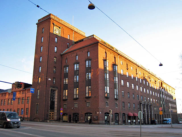 Elannon korttelia Hämeentien ja Kaikukadun risteyksessä. Hilkka Högström 2008