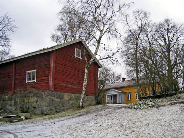 Halisten kylämäen rakennuskantaa. Hilkka Högström 2008