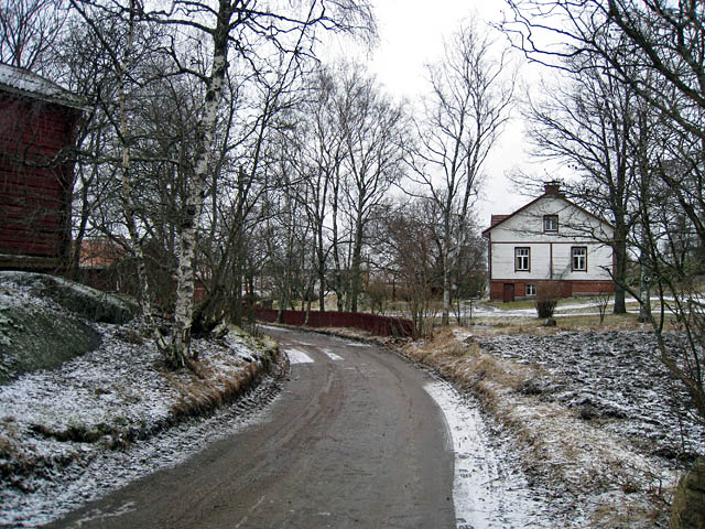 Halisten kylämäen rakennuskantaa. Hilkka Högström 2008