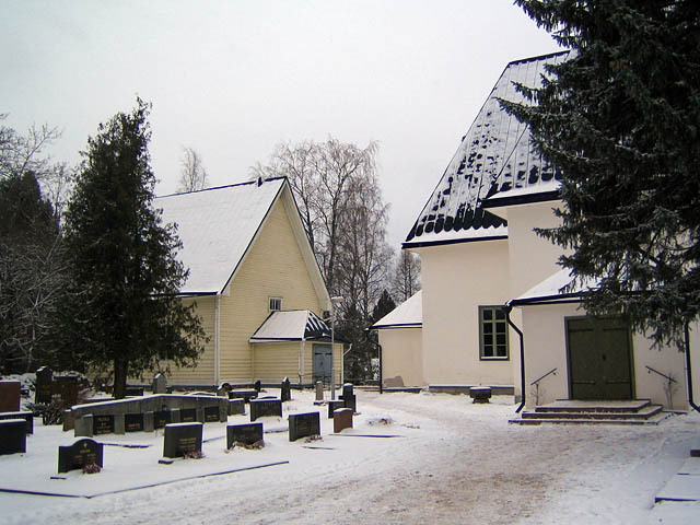 Lapinjärven kirkot, vasemmalla ns. suomalainen kirkko, oikealla ruotsalainen. Johanna Forsius 2008