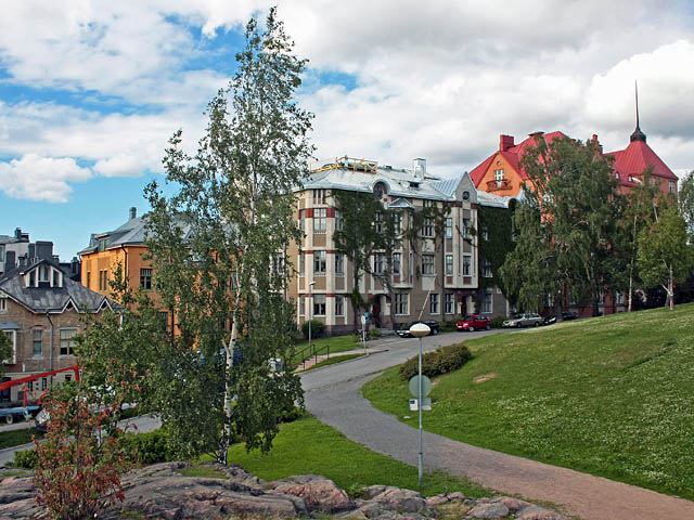 Puolalanmäen laidan asutusta, keskellä Päivölä. Timo-Pekka Heima 2008