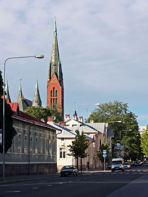 Puutarhakatu Port Arthurin kaupunginosassa, taustalla Mikaelinkirkon torni. Timo-Pekka Heima 2008