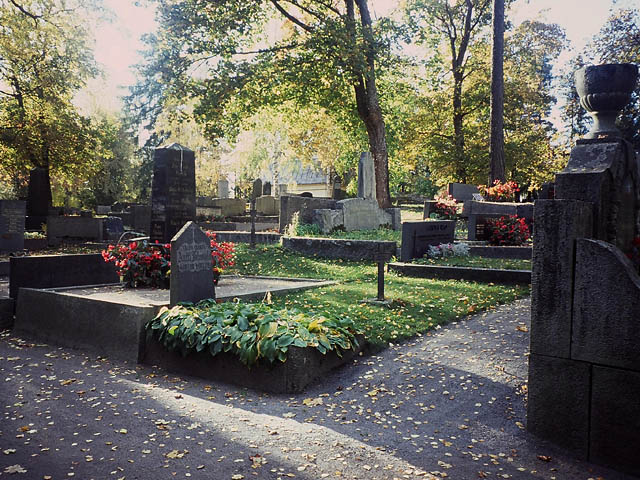 Nokian kirkon hautausmaata. Marja Terttu Knapas 2007