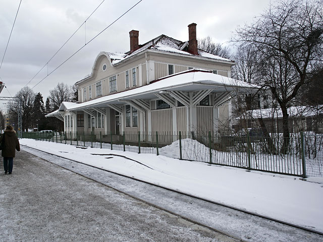 Huopalahden rautatieasema. Timo-Pekka Heima 2009