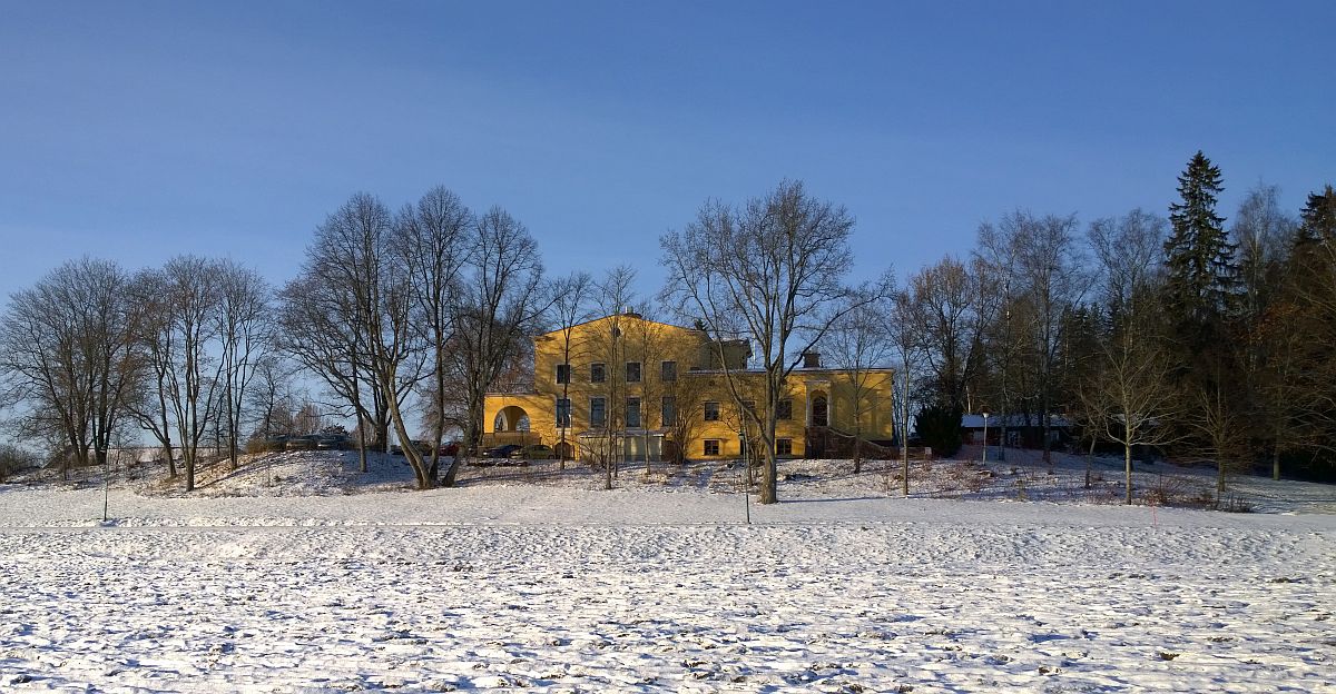 Saaren kartanon päärakennus. Museovirasto Petro Pesonen 2016