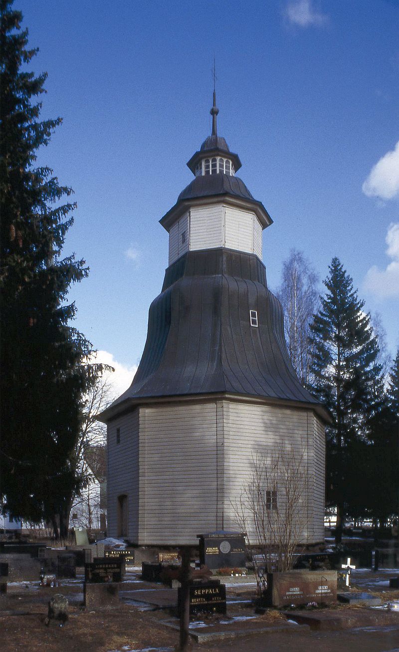 Valkealan kirkon tapuli. Martti Jokinen 1997