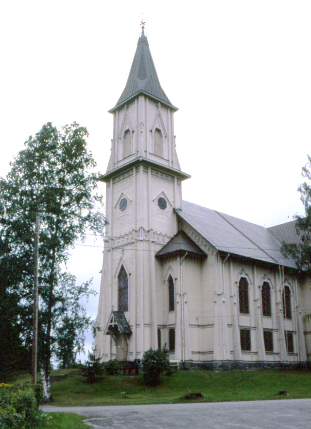 Luhangan vanha kirkko. Marja-Terttu Knapas 1981