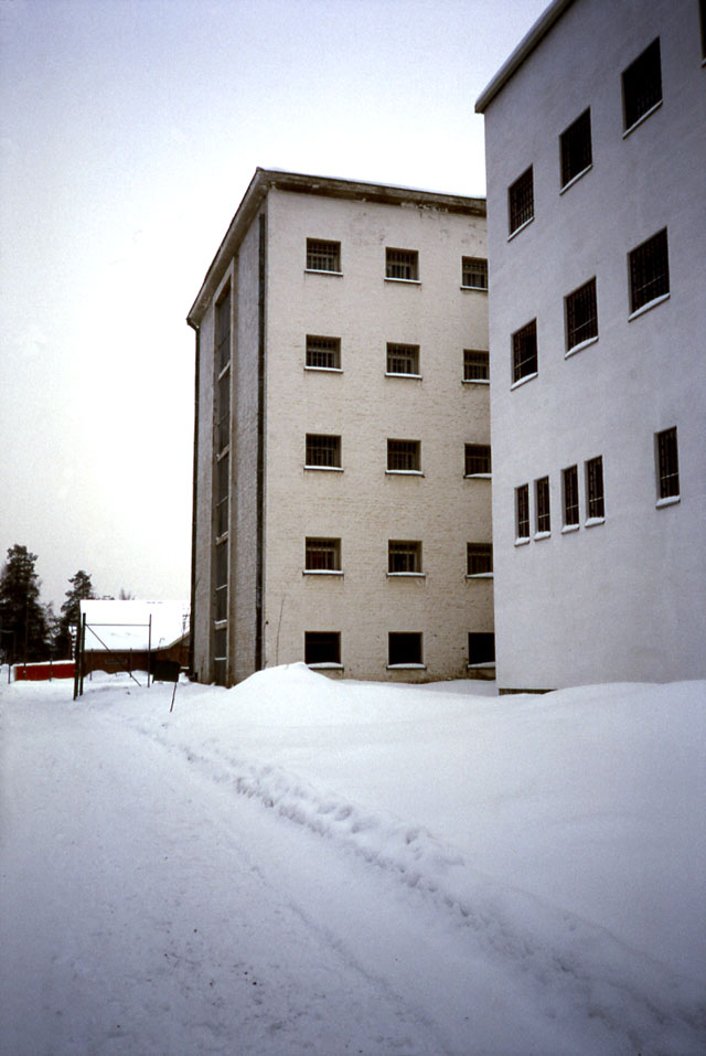 Sukevan vankilaa. Ulla-Riitta Kauppi 2000