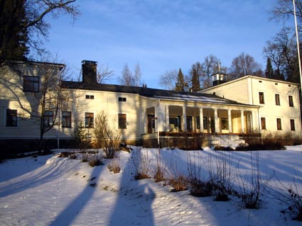 Kartanon päärakennus Henrik Wager 2004