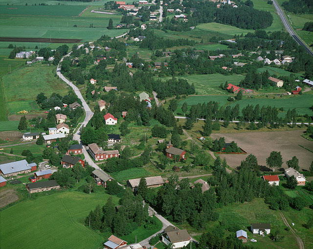 Untamalan raittikylä. Hannu Vallas 1998