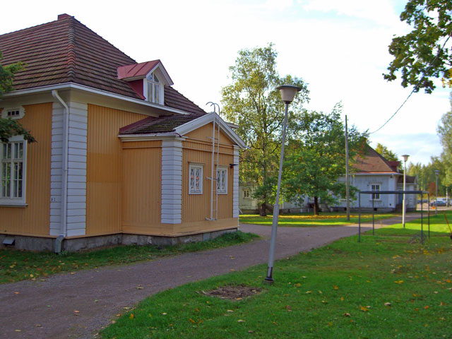 Kommila-Kosulanniemen asuinalue; Tienvarsi I. Jouni Marjamäki 2006