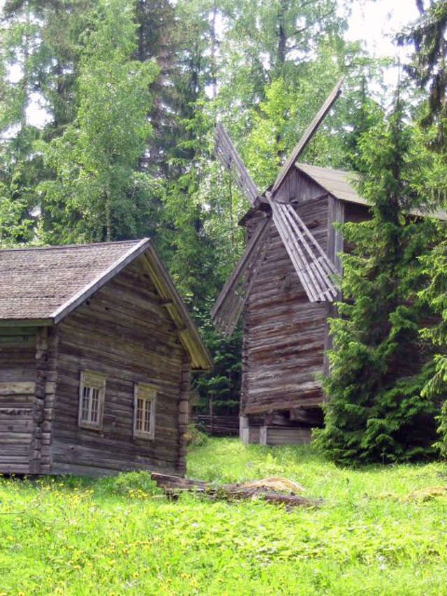 Artjärven kotiseutumuseon siirrettyjä vanhoja rakennuksia. Minna Ryyppö 2006