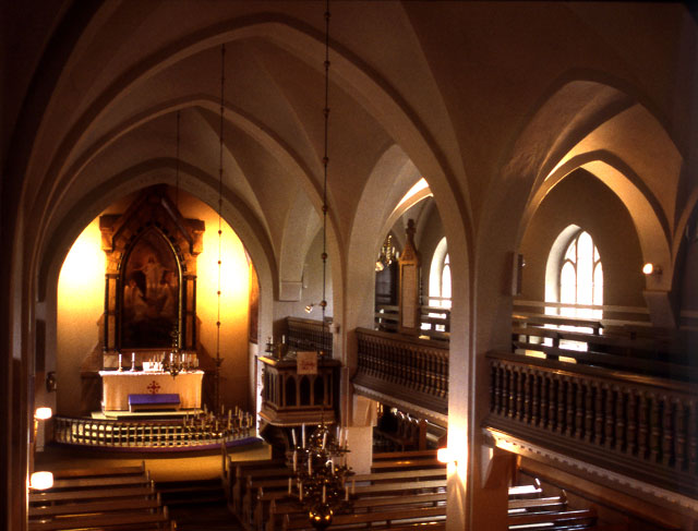 Euran kirkon alttari lehteriltä kuvattuna. Martti Jokinen 1998