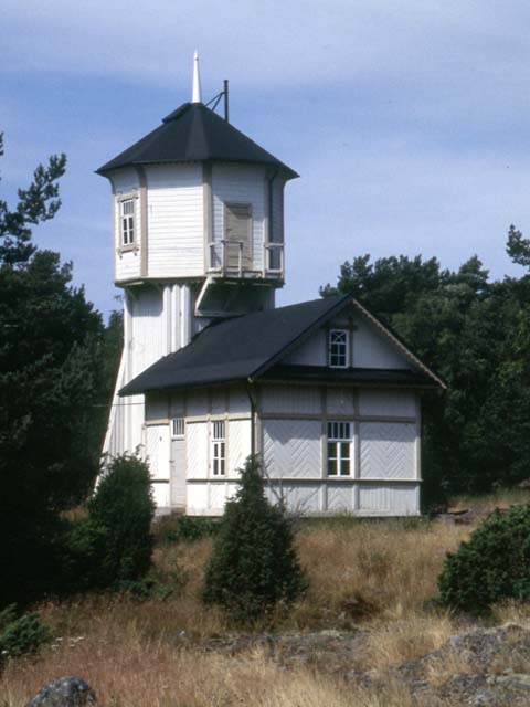 Katanpään linnakkeen vesitorni. Otto Selén 2001