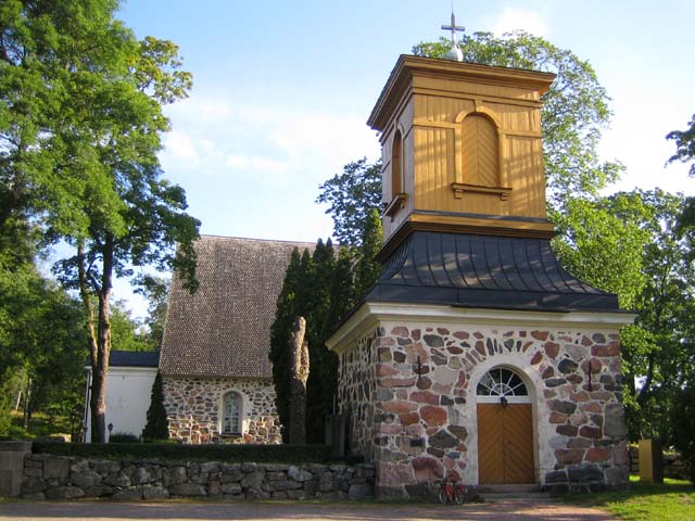Pohjan kirkko ja tapuli. Johanna Forsius 2007