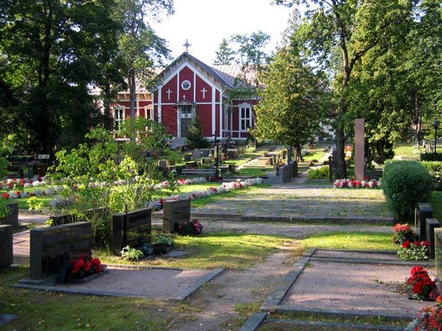 Keskiaikaisella paikalla sijaitseva Kiskon kirkko. Mikko Härö 2007