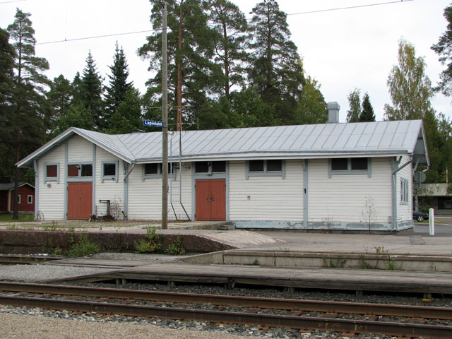 Tavaramakasiini Lapinlahden rautatieasemalla. Jari Heiskanen 2007