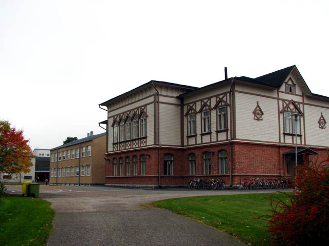 Rauman seminaarin kirjasto. Taustalla normaalikoulu. Timo-Pekka Heima 2007