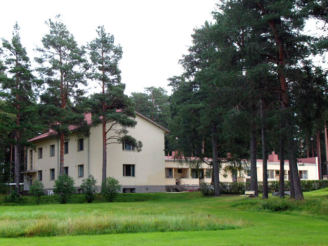 Östanlidin parantolan apulaislääkärien asuinrakennus vuodelta 1947. Tuija Mikkonen 2007