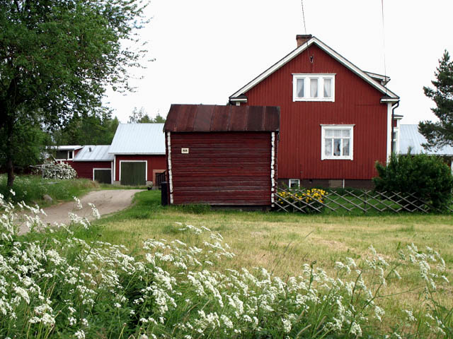 Pihapiiri Starabyn kylässä. Tuija Mikkonen 2006