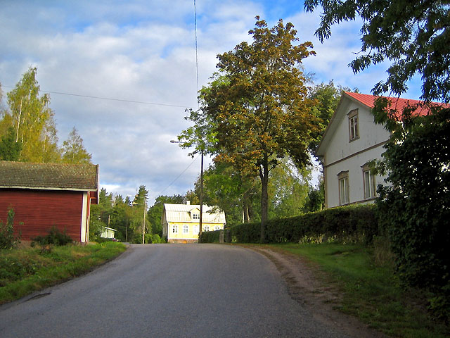 Suomusjärven kirkonkylän raittia. Johanna Forsius 2007